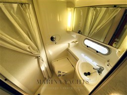 Sealine F44 - Marina Yachts  (29).png