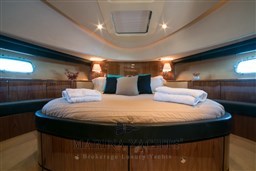 Fairline Squadron 74 (2006) - Marina Yachts 18