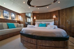 Fairline Squadron 74 (2006) - Marina Yachts 14