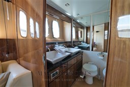 Fairline Squadron 74 (2006) - Marina Yachts 15