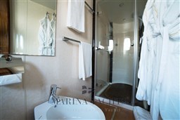 Fairline Squadron 74 (2006) - Marina Yachts 16