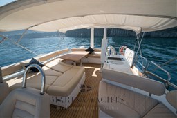 Fairline Squadron 74 (2006) - Marina Yachts 24