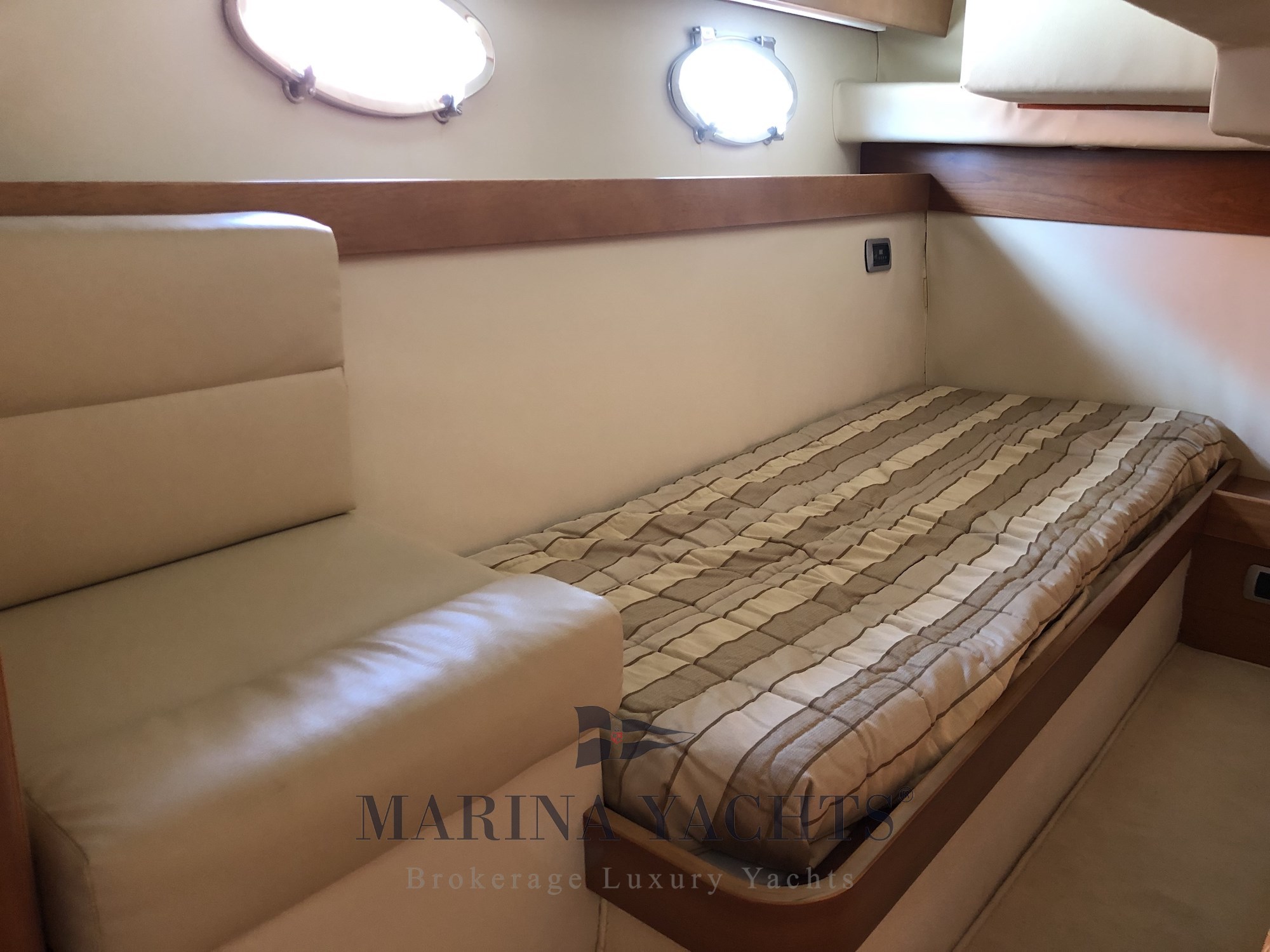 Alena 48 - Marina Yachts 33