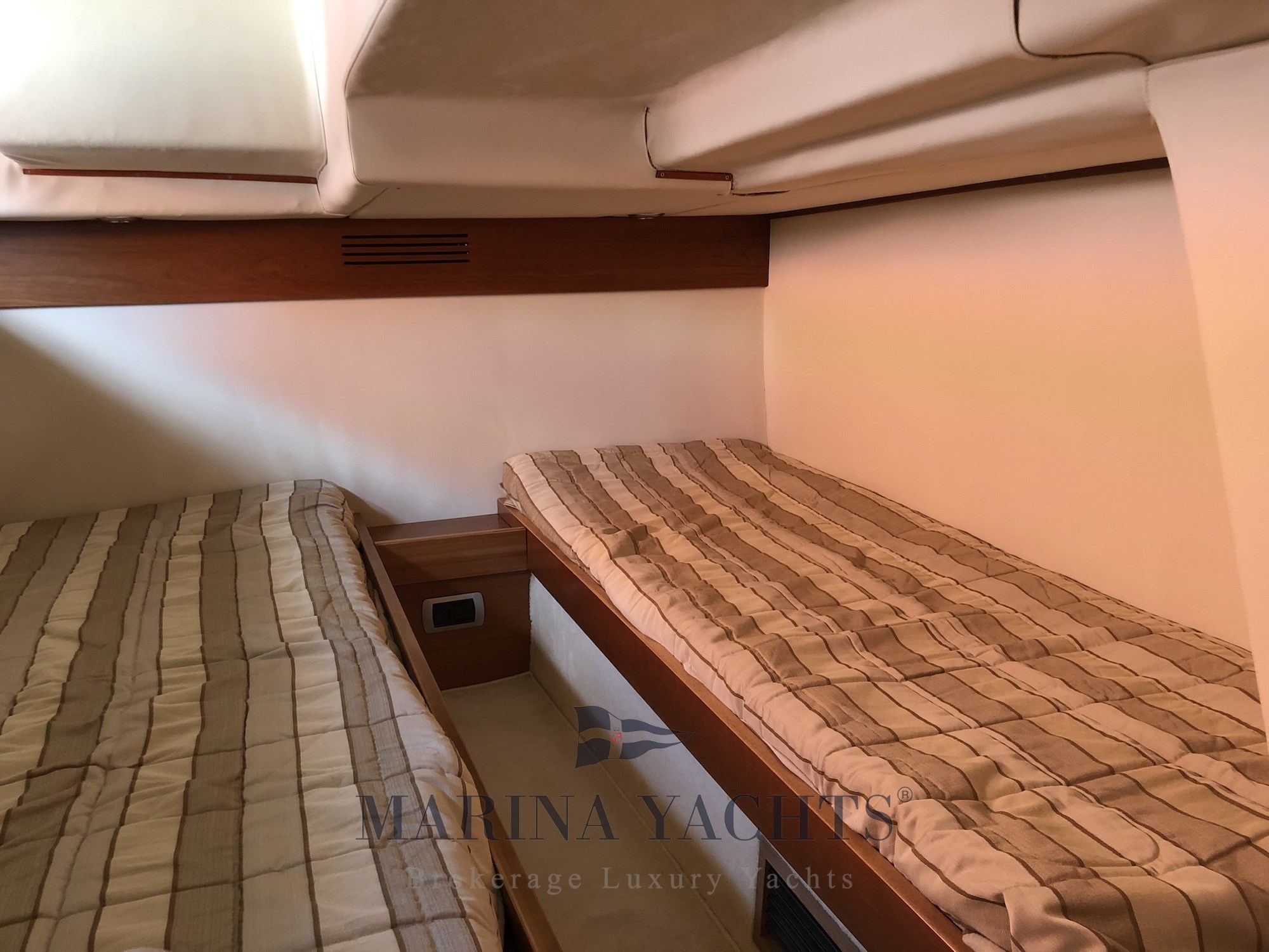 Alena 48 - Marina Yachts 34