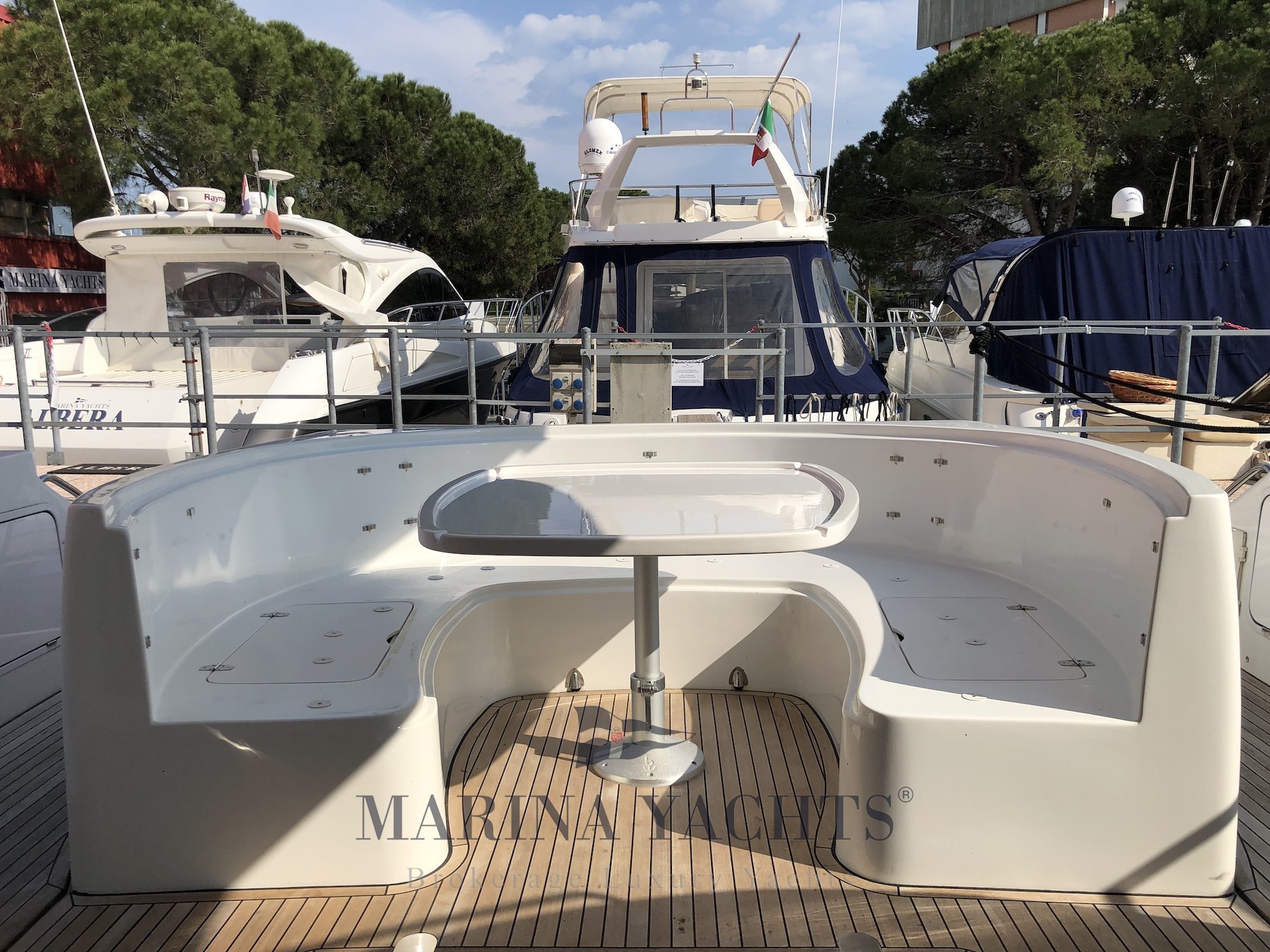 Alena 48 - Marina Yachts 27