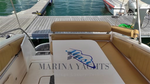 Mano Marine 25 criuiser Marina Yachts 15.jpeg