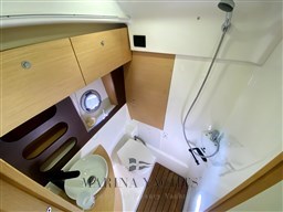 Beneteau Montecarlo 37 HT Bianco - 2010 - Marina Yachts  (12).png