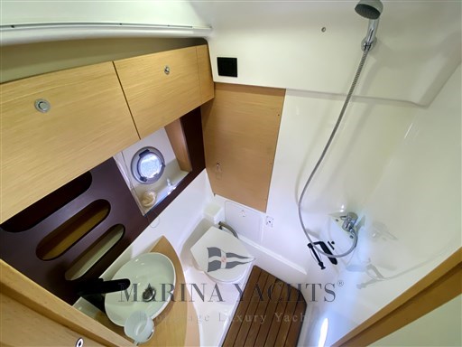 Beneteau Montecarlo 37 HT Bianco - 2010 - Marina Yachts (12).png