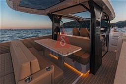 Saxdor 400 GTS cockpit dinette