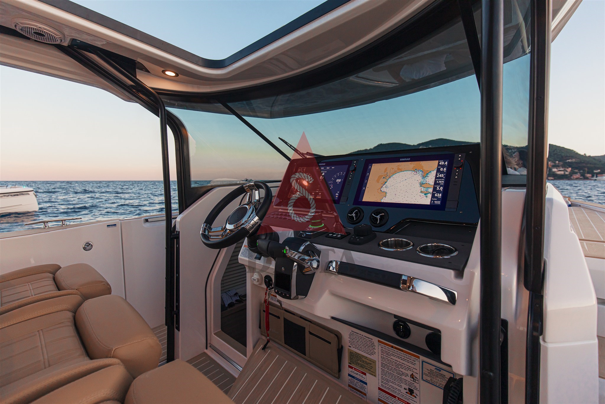 Saxdor 400 GTS helm station