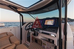 Saxdor 400 GTS helm station