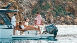 Saxdor 320 GTO cockpit detail