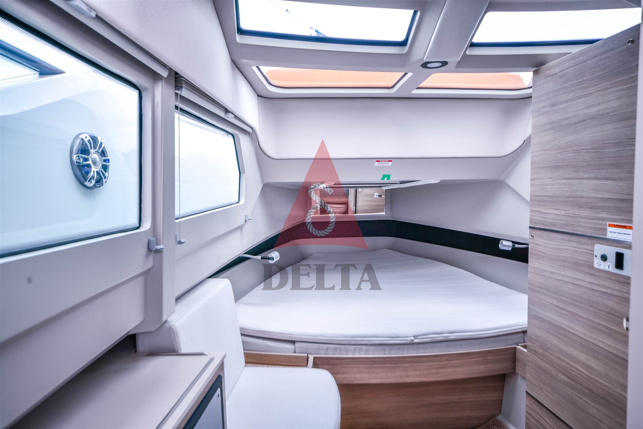 00897SX320GTO-INTERIOR-2023