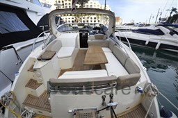 atlantis 35 close up exterior...jpg