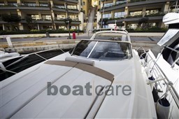 atlantis 35 front tanning seating area.jpg