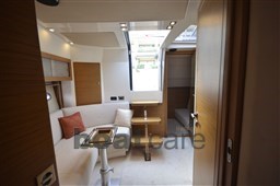 atlantis 35 interior..jpg