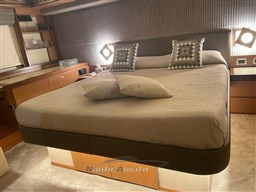 10FERRETTI 630 2007