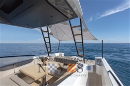 31_BMF7829 cockpit lounge