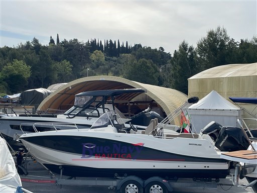 Quicksilver 755 Sundeck (2 Posti Letto)