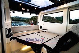 barca-navan-c30-cabina-vendita-concessionario-toscana-blue-navy