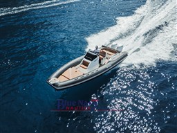 breva800-bluenavy1.jpg