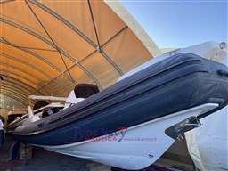 gommone-master-699-usato-vendita-mercury-200cv-toscana-scafo.jpg