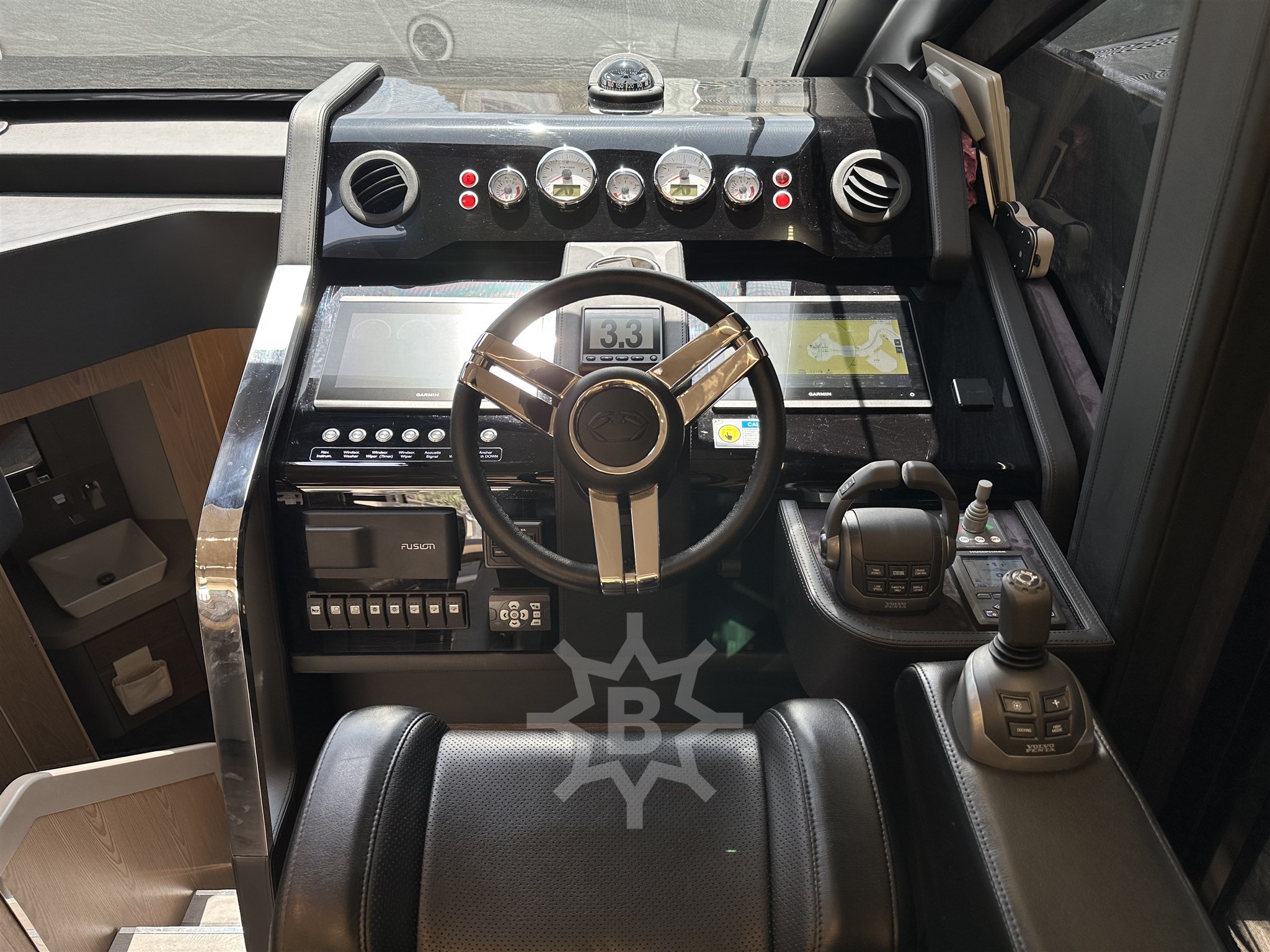 CRANCHI E 52 F - INTERNI PLANCIA DI COMANDO