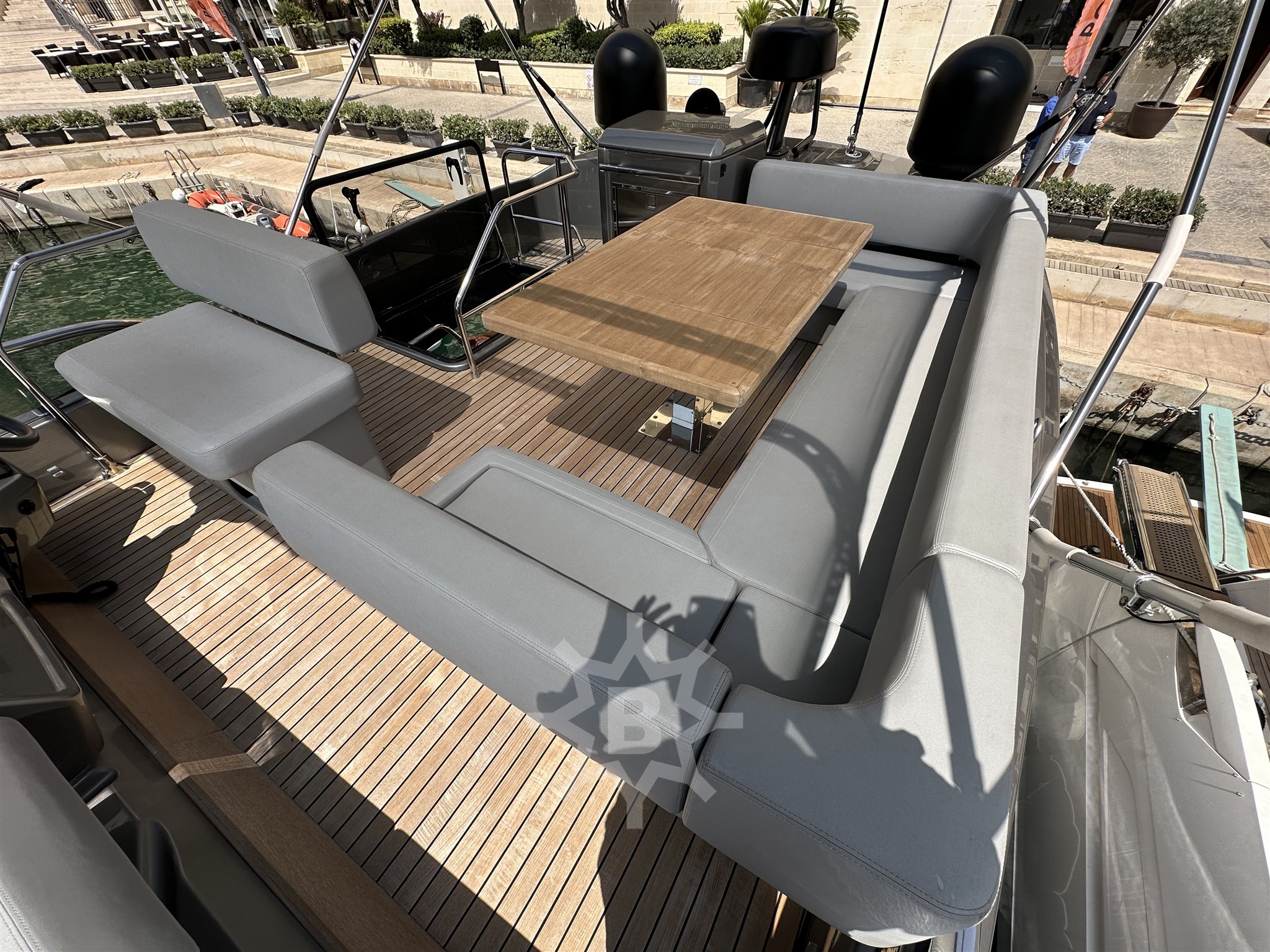 CRANCHI E 52 F - ESTERNI FLY