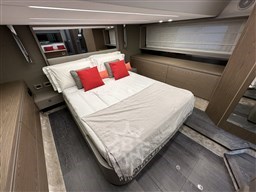 CRANCHI E 52 F - INTERNI CABINA ARMATORE