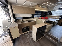 CRANCHI E 52 F - INTERNI CUCINA