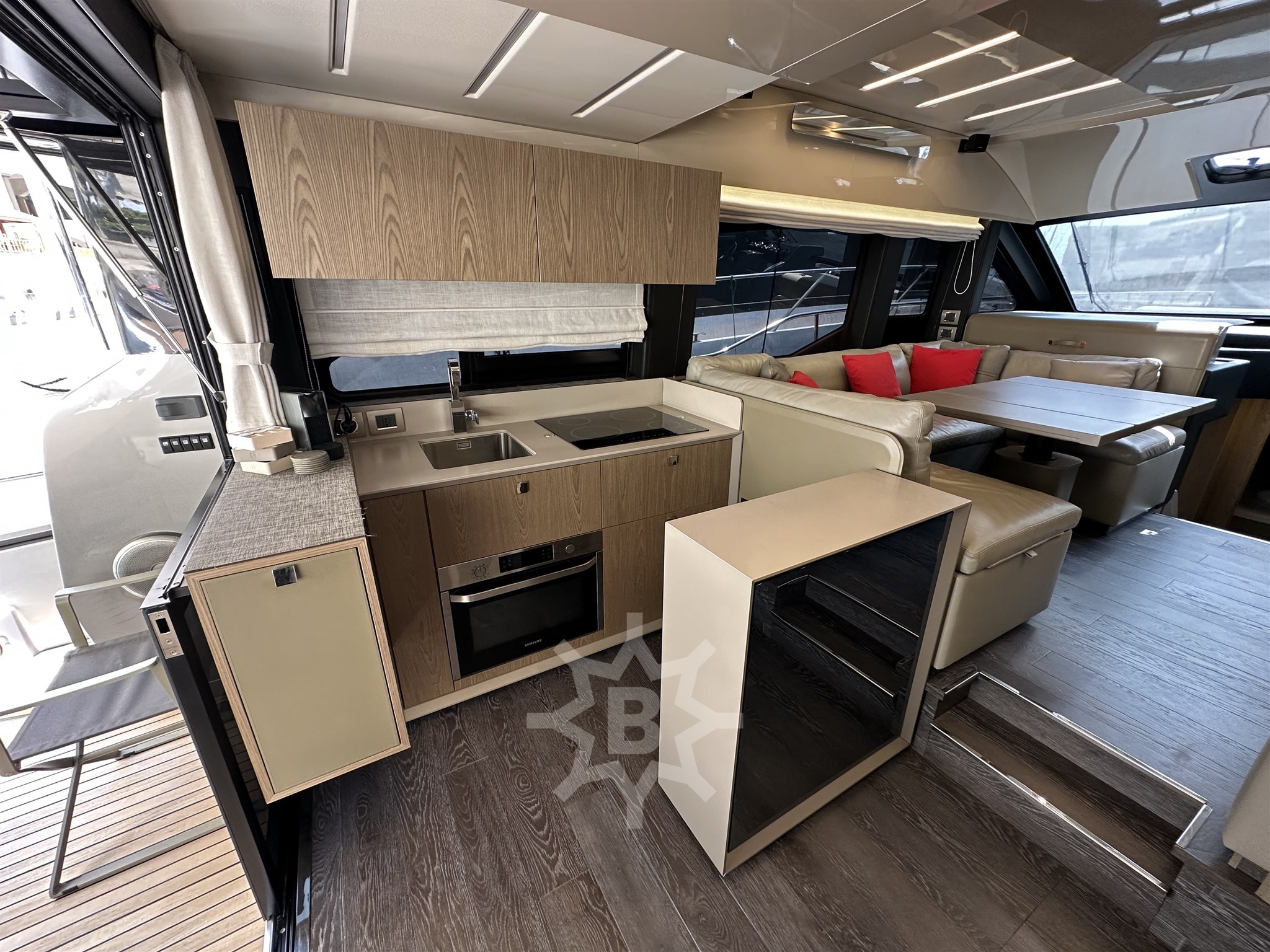 CRANCHI E 52 F - INTERNI CUCINA