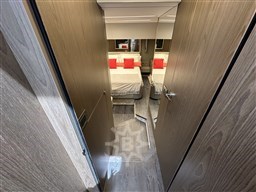 CRANCHI E 52 F - INTERNI CABINA ARMATORE