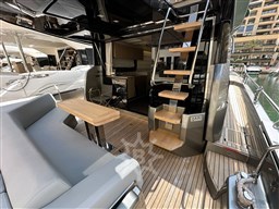 CRANCHI E 52 F - ESTERNI POZZETTO