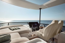 F62 Flybridge 6.jpg