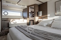 72 Master Cabin 3_Low Res.jpg