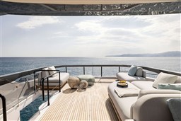 72 Flybridge 5_Low Res.jpg