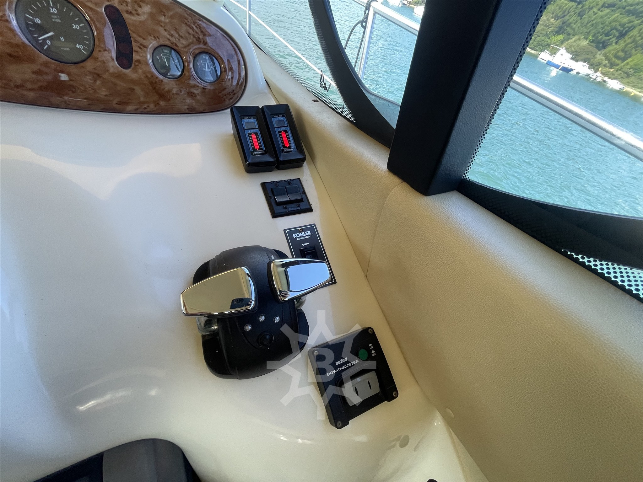 Azimut 42 (2002) Timone Yachts
