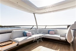 G26M Flybridge 8_Low res.jpg
