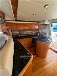 Sunseeker Manhatten 64