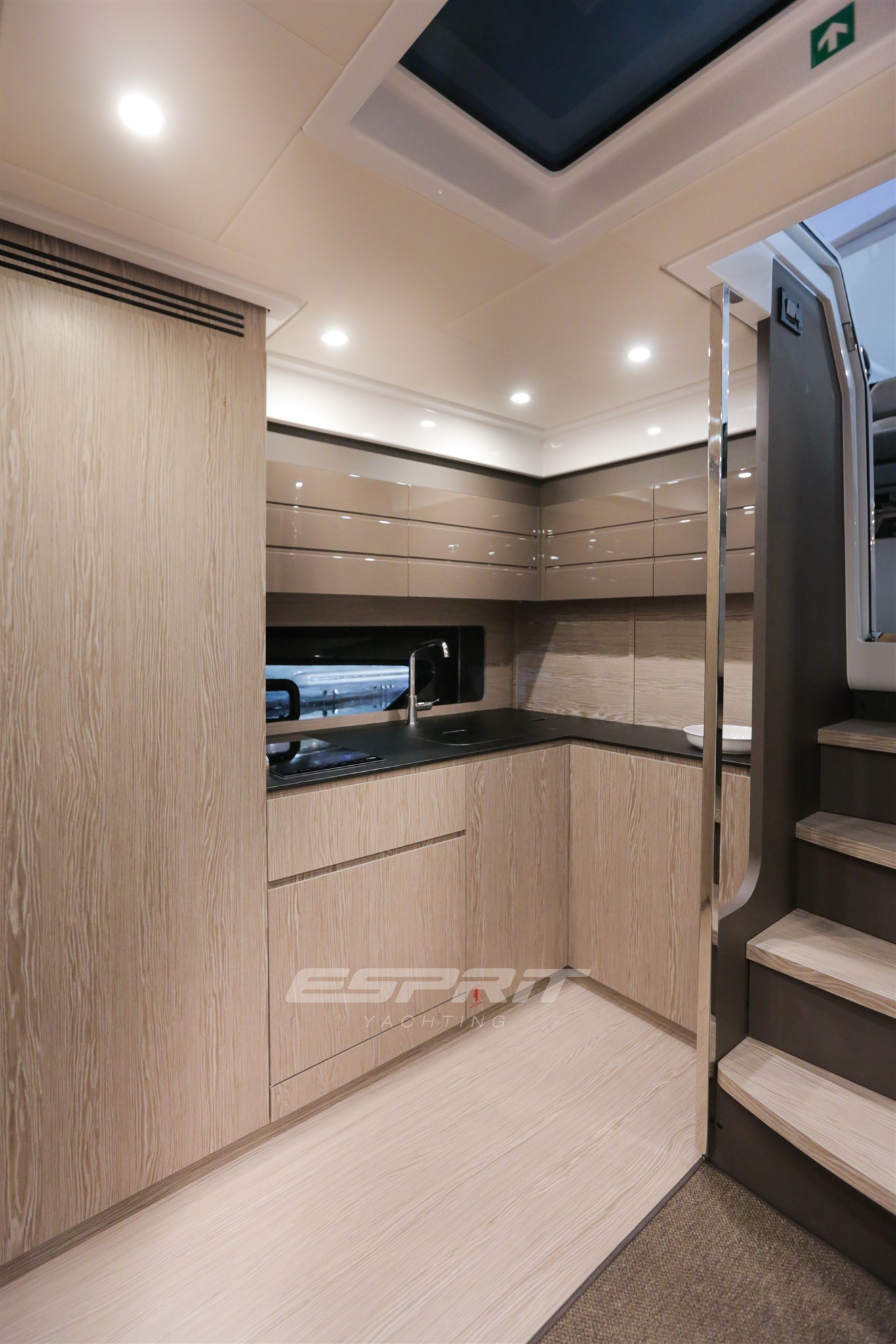 Atlantis 43