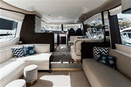 Azimut FLY 60 salon.jpg