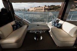 Azimut FLY 60 dinette.jpg