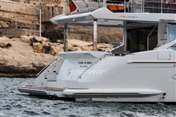 Azimut FLY 60 aft.jpg
