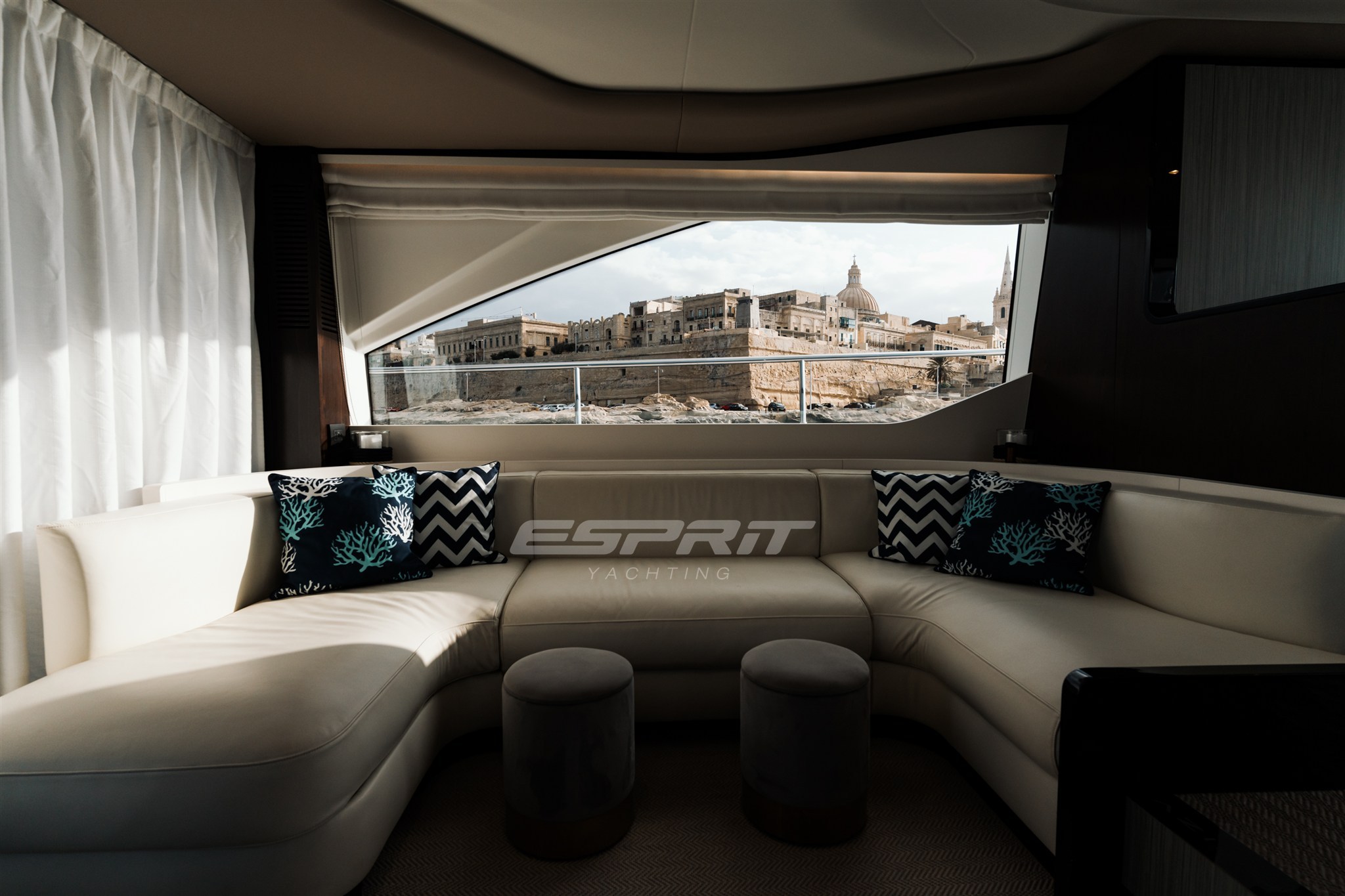 Azimut FLY 60 slaon 4.jpg