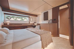 Azimut 82 Fly