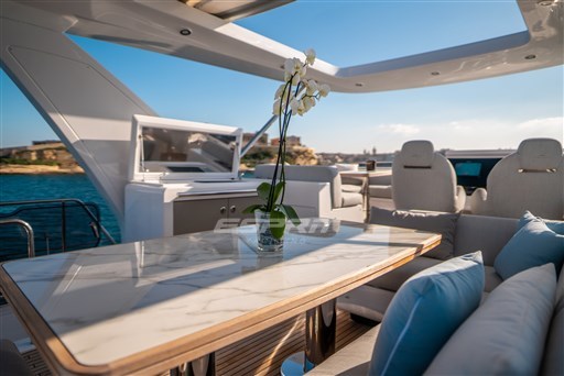 2019 AZIMUT 66 FLYBRIDGE 