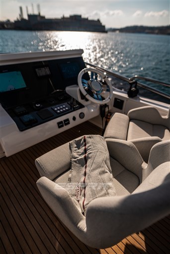 2019 AZIMUT 66 FLYBRIDGE 