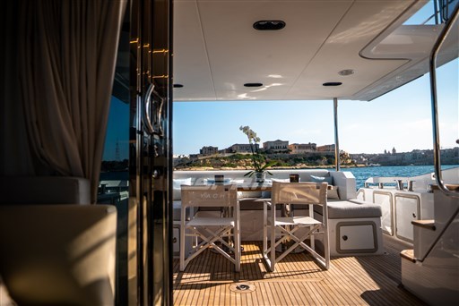2019 AZIMUT 66 FLYBRIDGE 