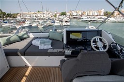 2021 AZIMUT S8