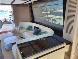 2021 AZIMUT S8
